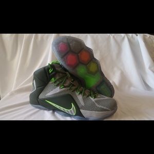 Mens Lebron 12.  Very lightly worn (2 times)